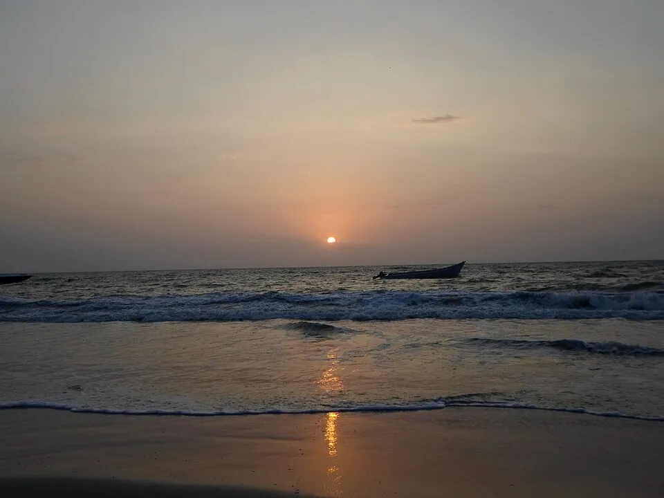 Últimos minutos de luz en una playa de Necoclí